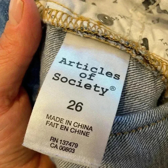 ARTICLES OF SOCIETY Women’s Distressed Jeans - Picture 9 of 9